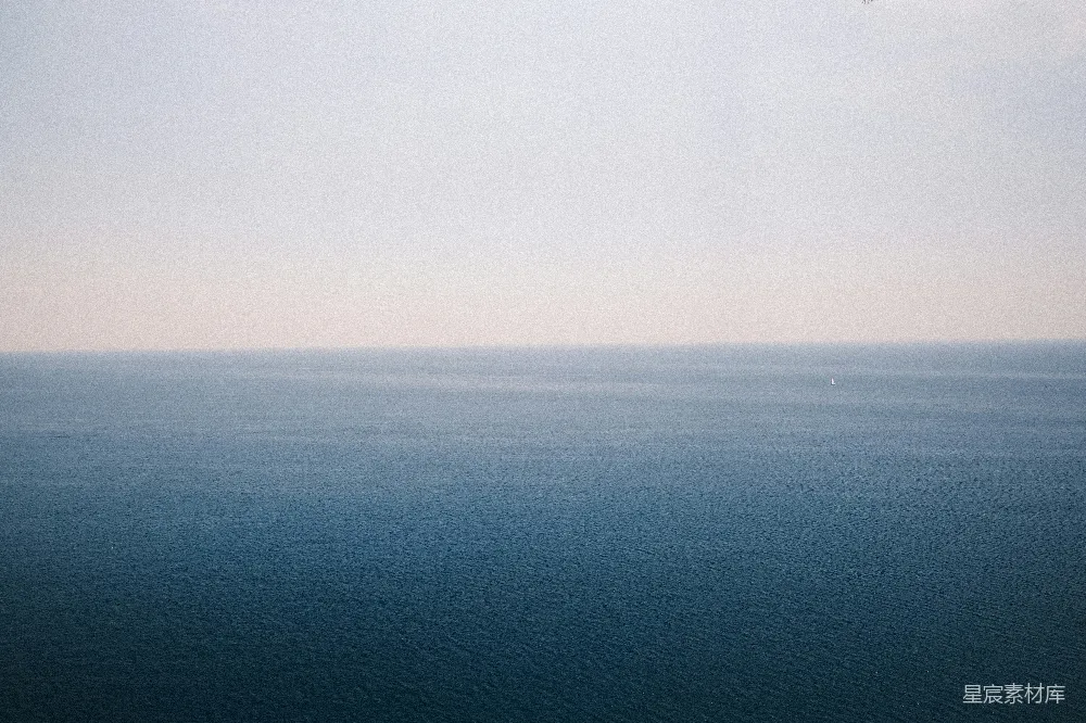 高清摄影 海洋 孤独 宁静 自然 风景 海平线上的孤帆