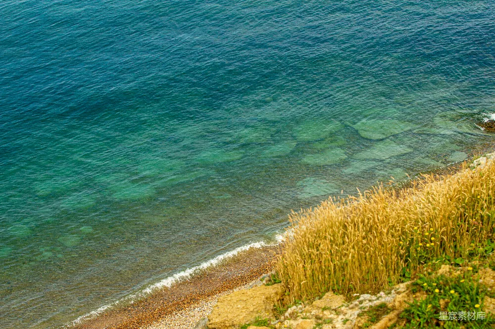 高清摄影 海滩 自然风光 平静 海岸线 风景 海岸边的静谧时光