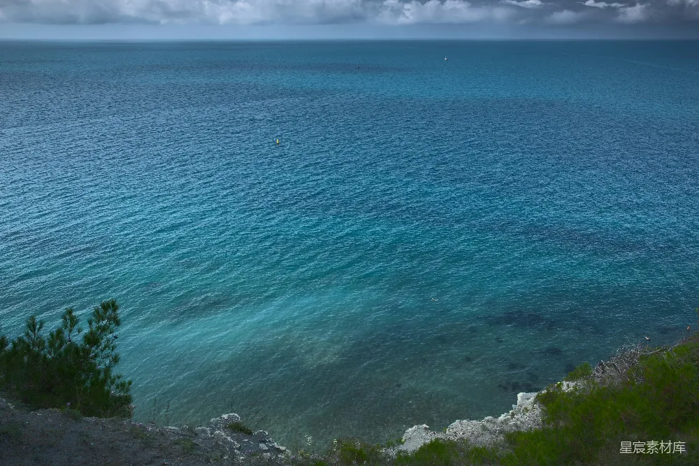 高清摄影 海岸线 海洋 自然风光 宁静 风景 海岸边的宁静海景