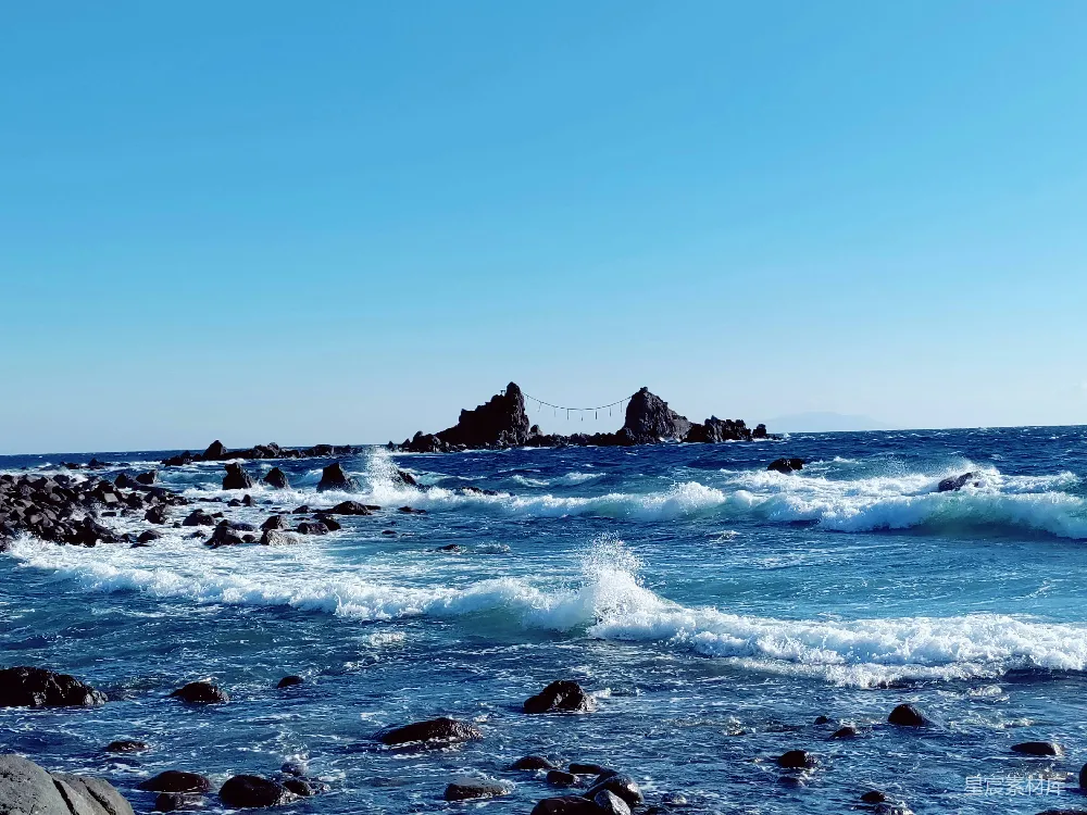 高清摄影 海景 自然风光 蓝色调 海岸线 宁静 海浪与岩石