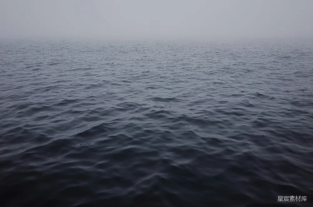 高清摄影 海洋 宁静 雾气 水波 自然 雾蒙蒙的海面