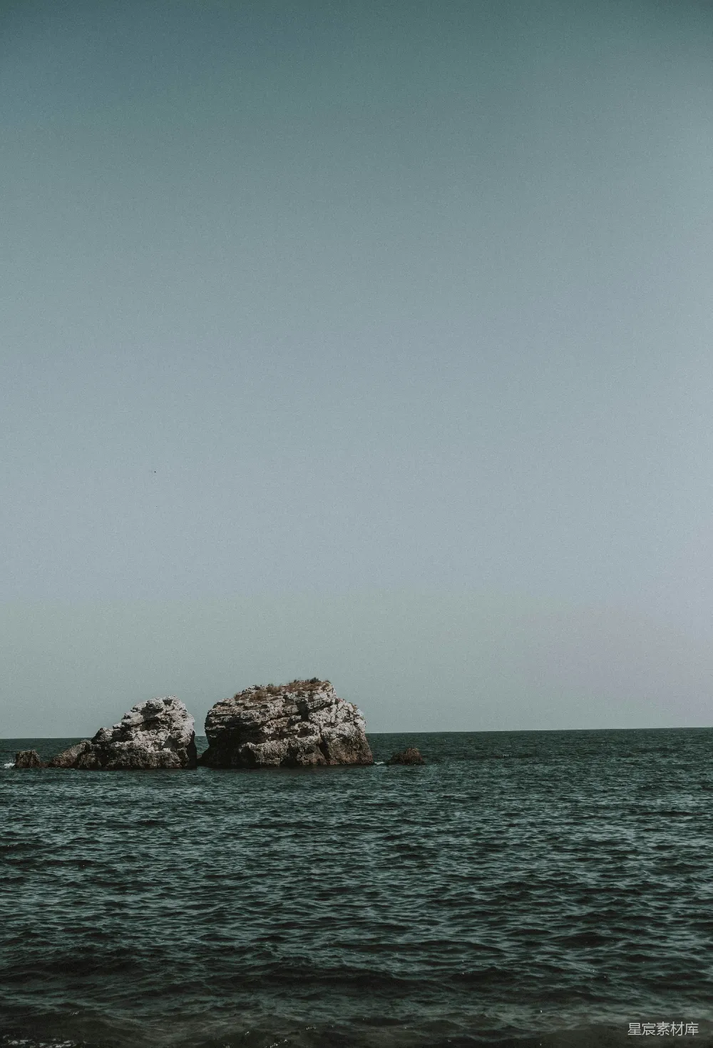 高清摄影 海景 自然风光 宁静 孤独 风景 海上的孤岛