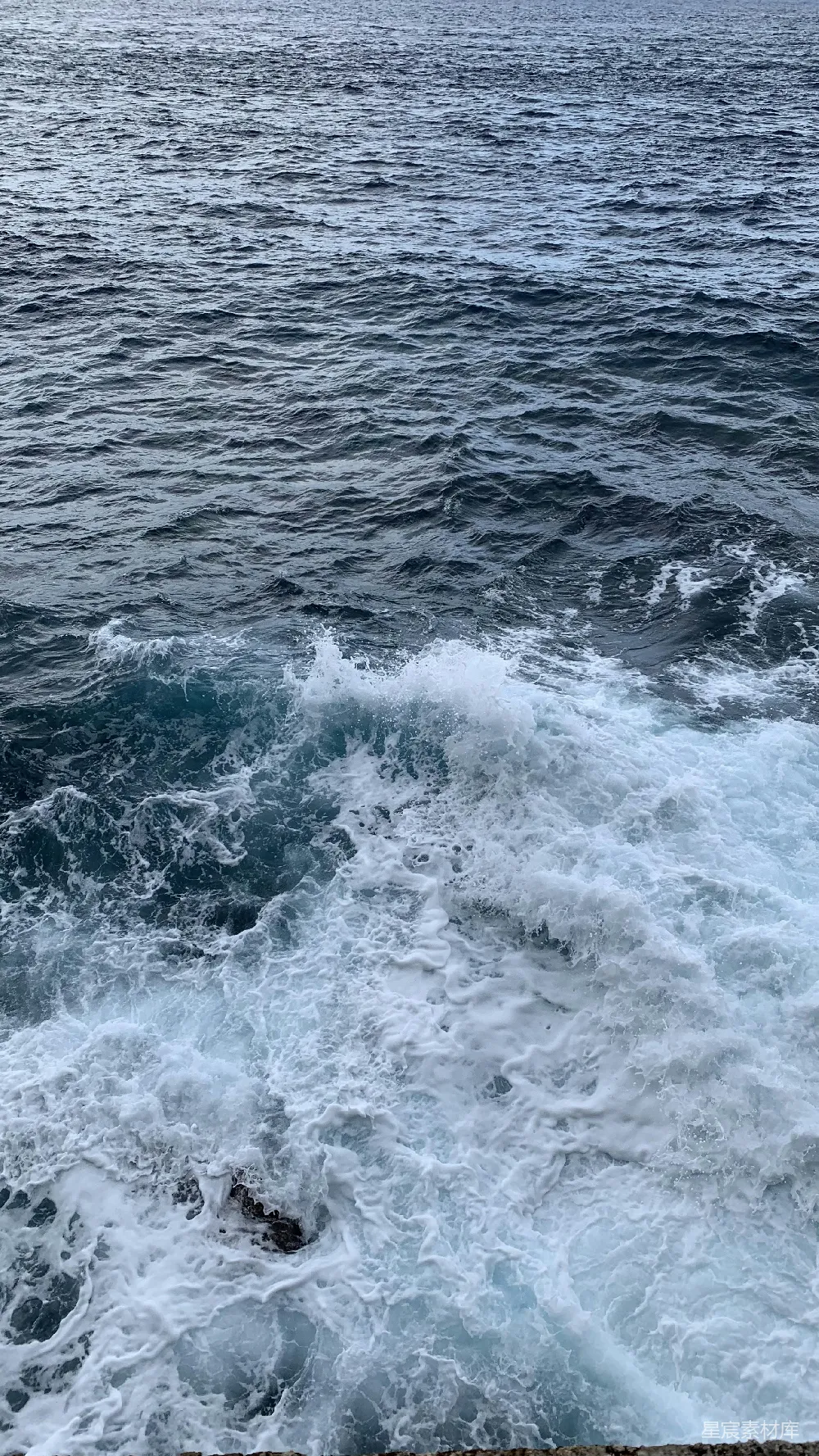 高清摄影 海浪 自然 水 海洋 动态 海浪拍打的场景