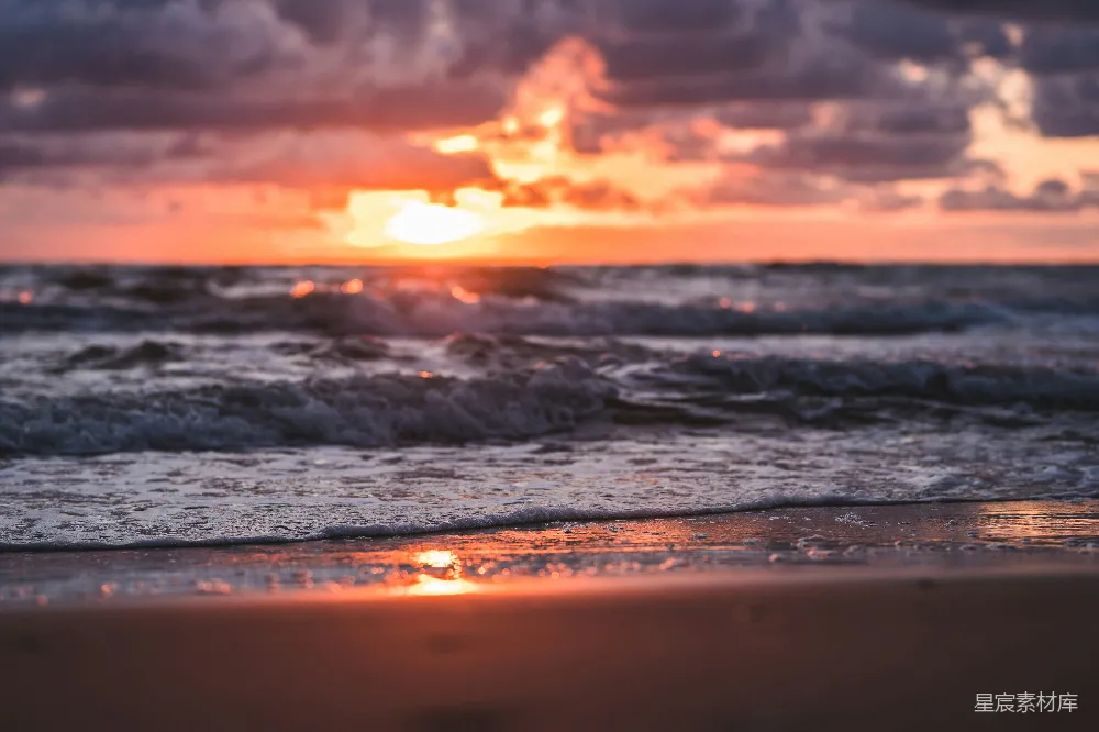 高清摄影 夕阳 海滩 海浪 自然 宁静 夕阳海浪
