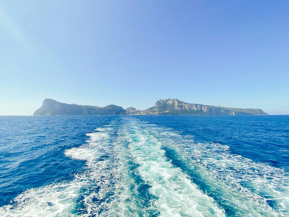 高清摄影 海岸线 航迹 海洋 自然风光 度假 驶离海岸的航迹