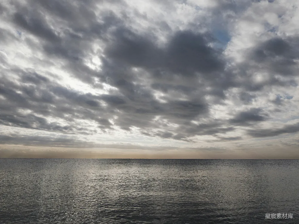高清摄影 海景 阴天 宁静 自然 风景 阴云密布的海景