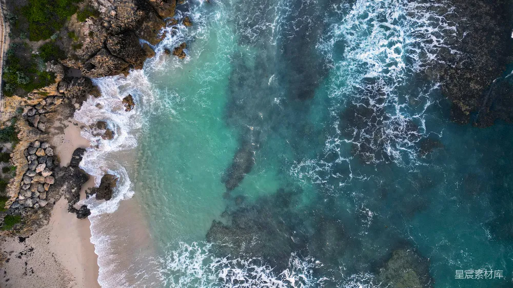 高清摄影 海岸线 航拍 自然风光 海浪 岩石 海岸线上的波浪与岩石
