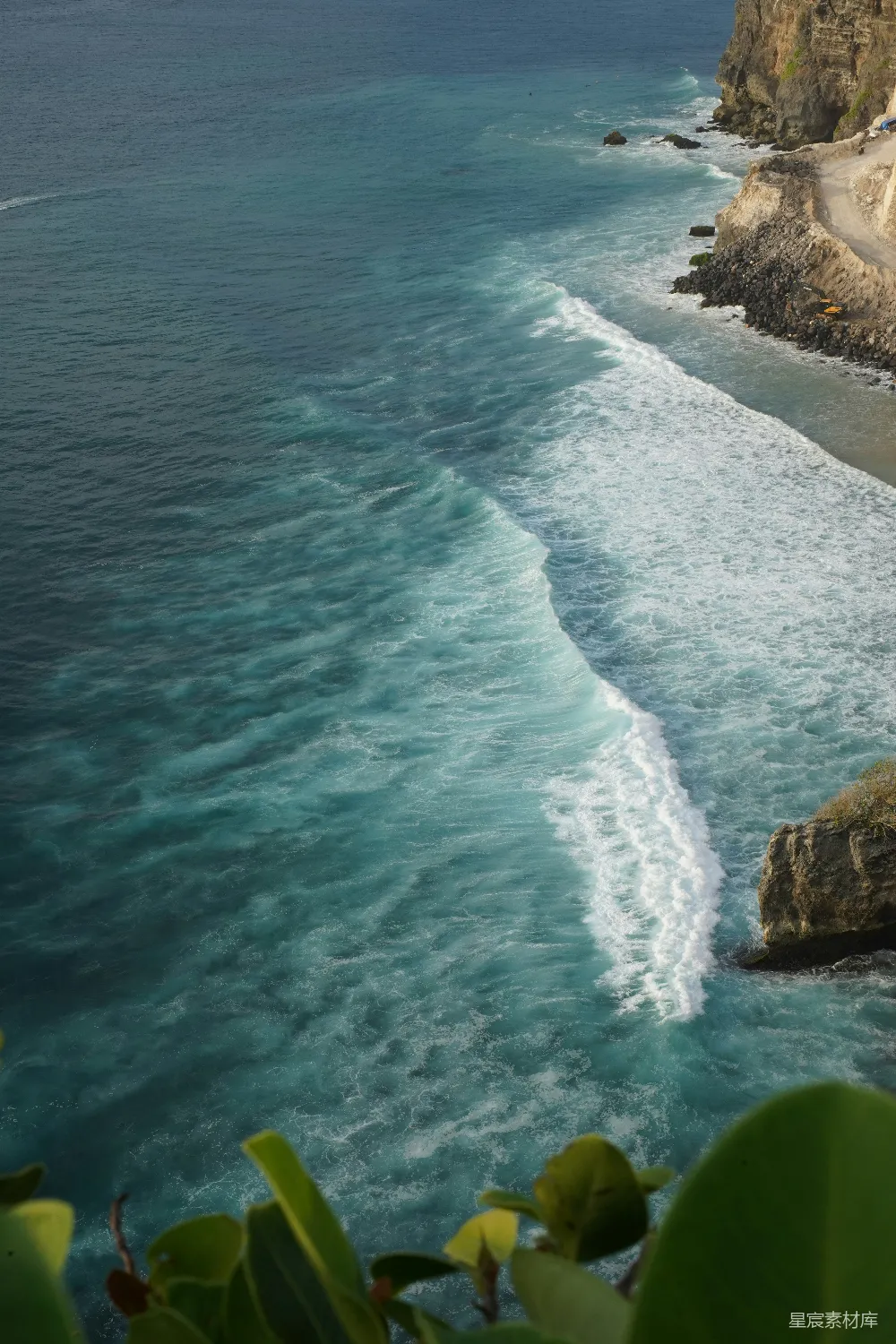 高清摄影 海岸线 海洋 自然风光 波浪 风景 蔚蓝海岸的波浪