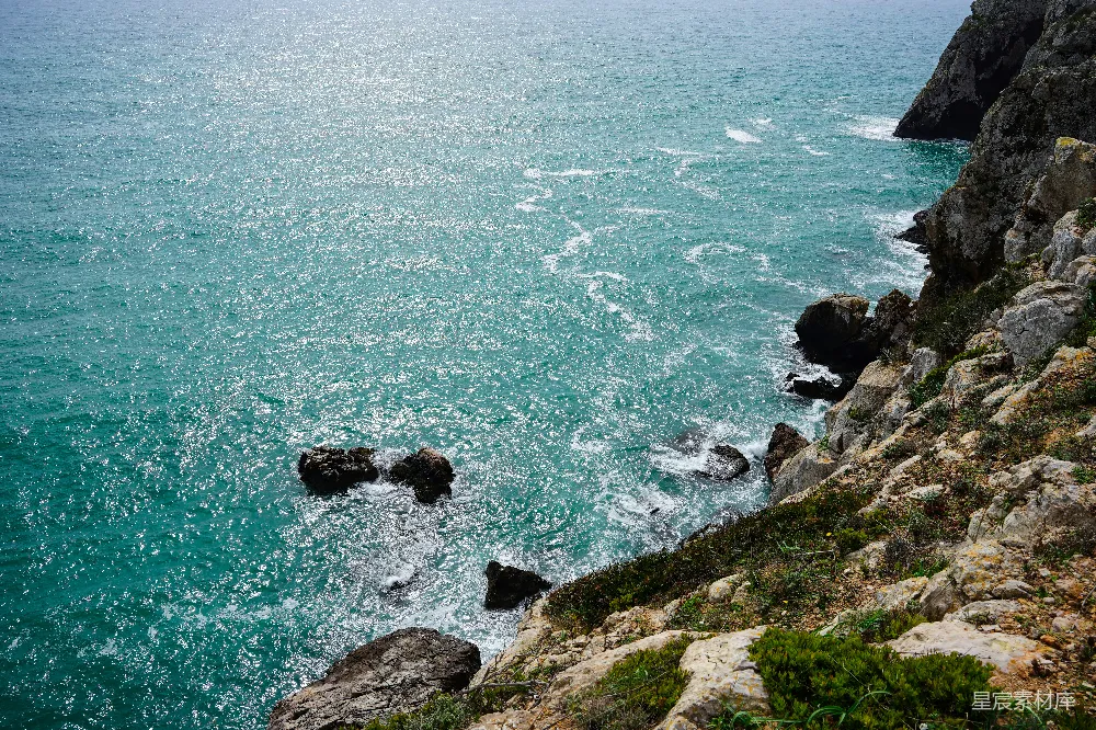 高清摄影 海岸线 自然风光 宁静 海岸 风景 海浪拍打岩石的宁静美景