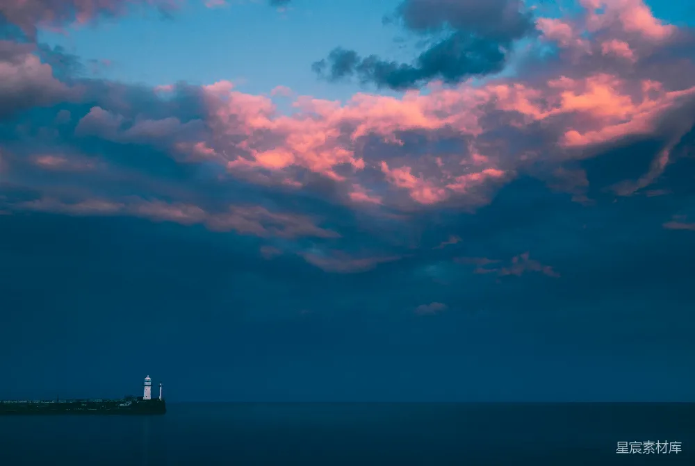 高清摄影 灯塔 夕阳 云彩 宁静 海边 夕阳下的灯塔