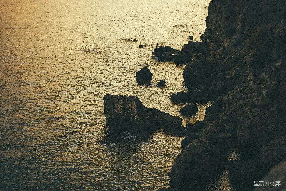 高清摄影 自然风光 日落 岩石 宁静 海景 夕阳下的海岩