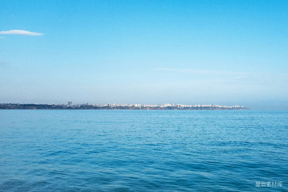 高清摄影 海岸线 海水 城市景观 自然风光 旅游 海天一色的宁静海岸线