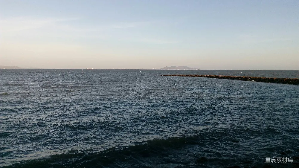 高清摄影 海景 宁静 自然 摄影 风景 海天一色：宁静的海港景色