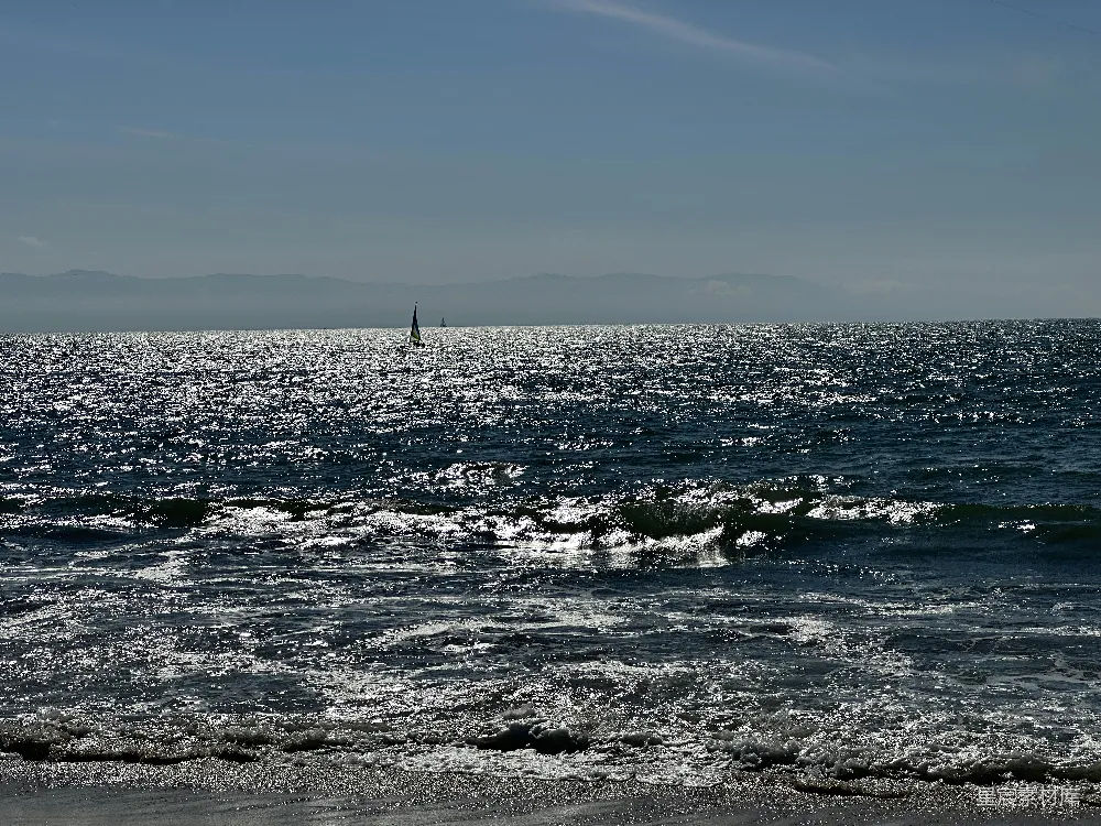 高清摄影 海景 帆船 宁静 自然风光 海滨 海浪与帆船