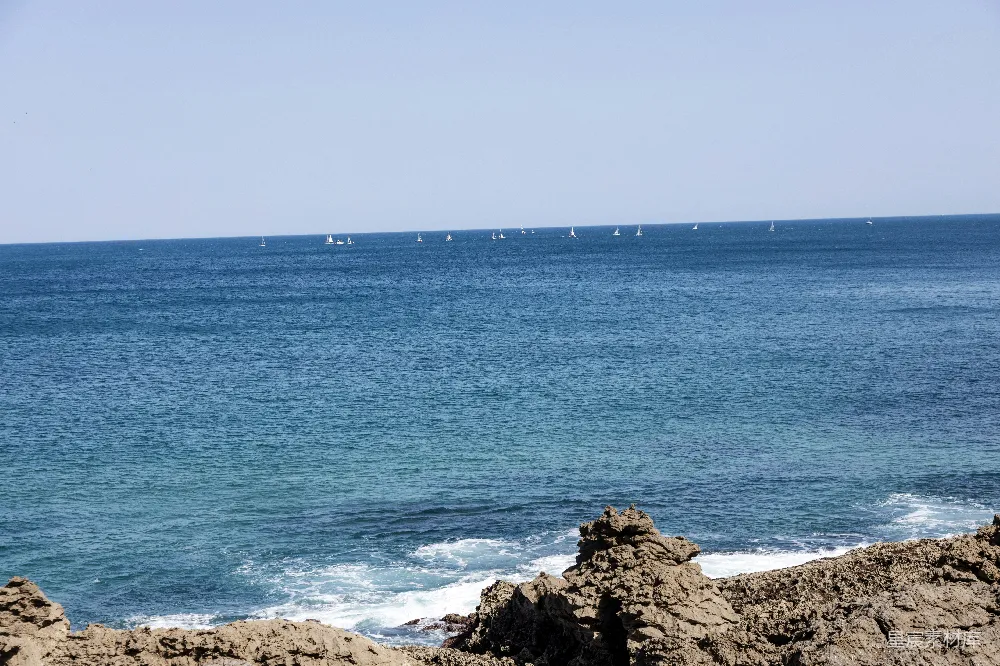 高清摄影 海景 帆船 竞赛 海岸 户外 海岸边的帆船竞赛