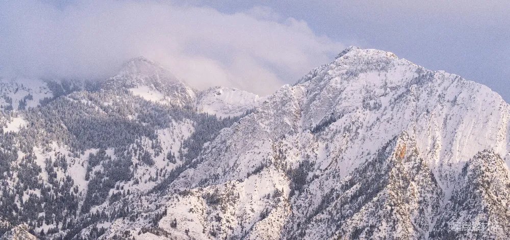 高清摄影 雪景 山脉 自然风光 冬季 户外 冬日雪景中的山峰