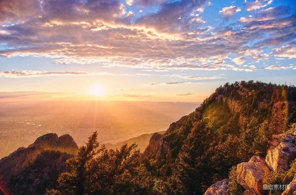 高清摄影 日落 山景 自然风光 宁静 户外 日落山巅的壮丽景色