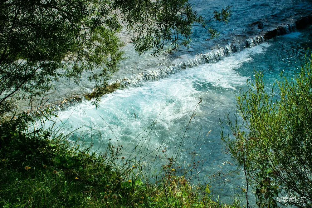 高清摄影 自然风光 流水 清新 户外 生态 溪流与绿树
