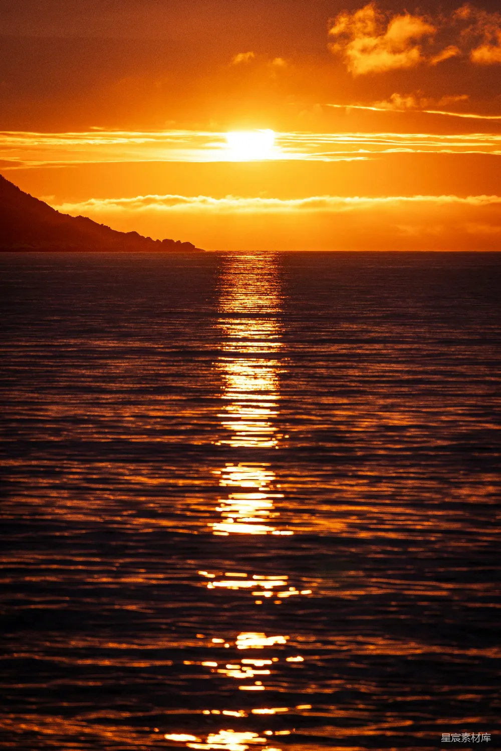 高清摄影 日落 海景 自然风光 宁静 温暖 海面夕阳