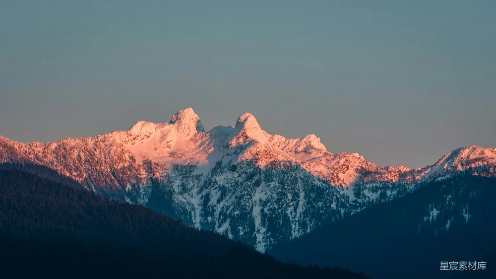 高清摄影 自然风光 雪山 黄昏 宁静 风景 夕阳下的雪山