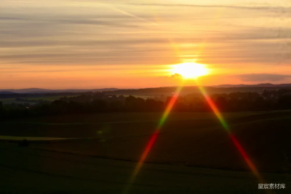 高清摄影 夕阳 田野 宁静 自然 风景 夕阳下的田野