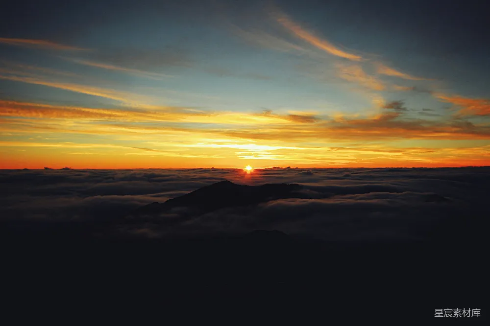高清摄影 日出 云海 山峰 自然美景 宁静 云海日出