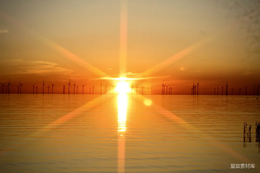 高清摄影 夕阳 海上风车 自然风光 环保能源 宁静 夕阳下的海上风车