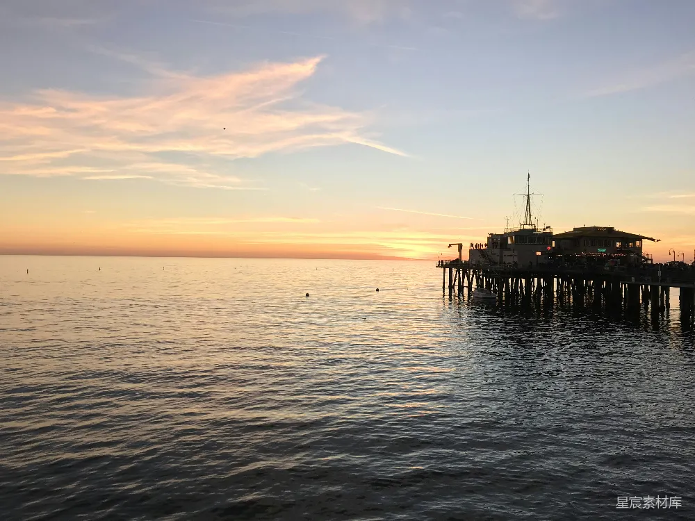 高清摄影 日落 码头 宁静 自然 休闲 夕阳下的码头
