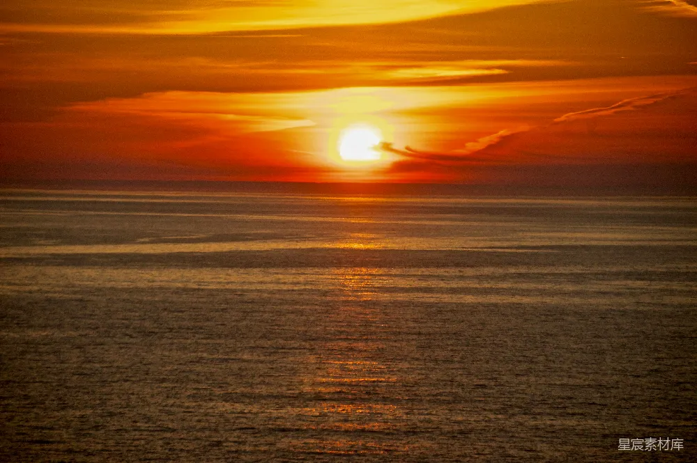 高清摄影 夕阳 海景 宁静 自然 风景 海平面上的夕阳