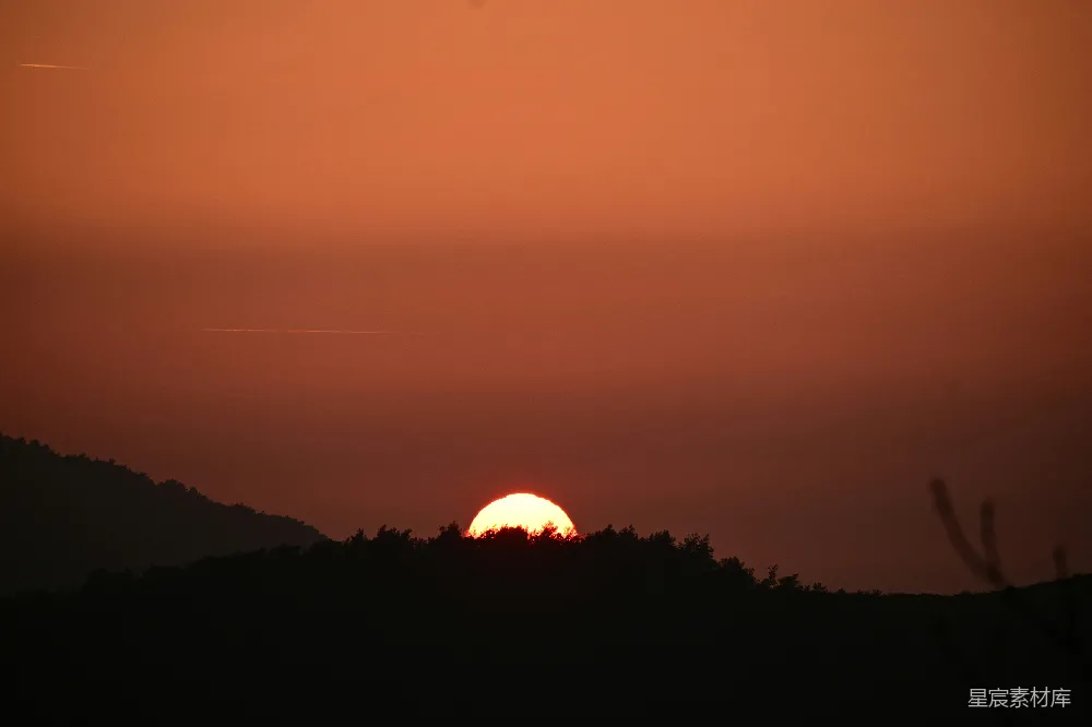 高清摄影 夕阳 自然风光 宁静 山景 黄昏 夕阳西下