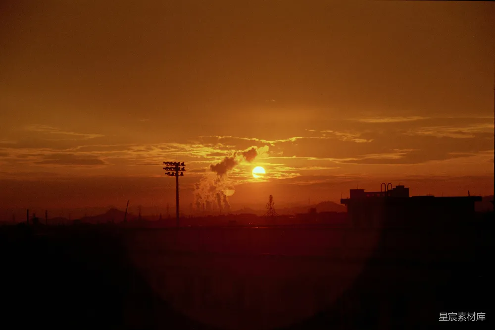 高清摄影 夕阳 工业 城市 剪影 风景 工业夕阳下的城市剪影