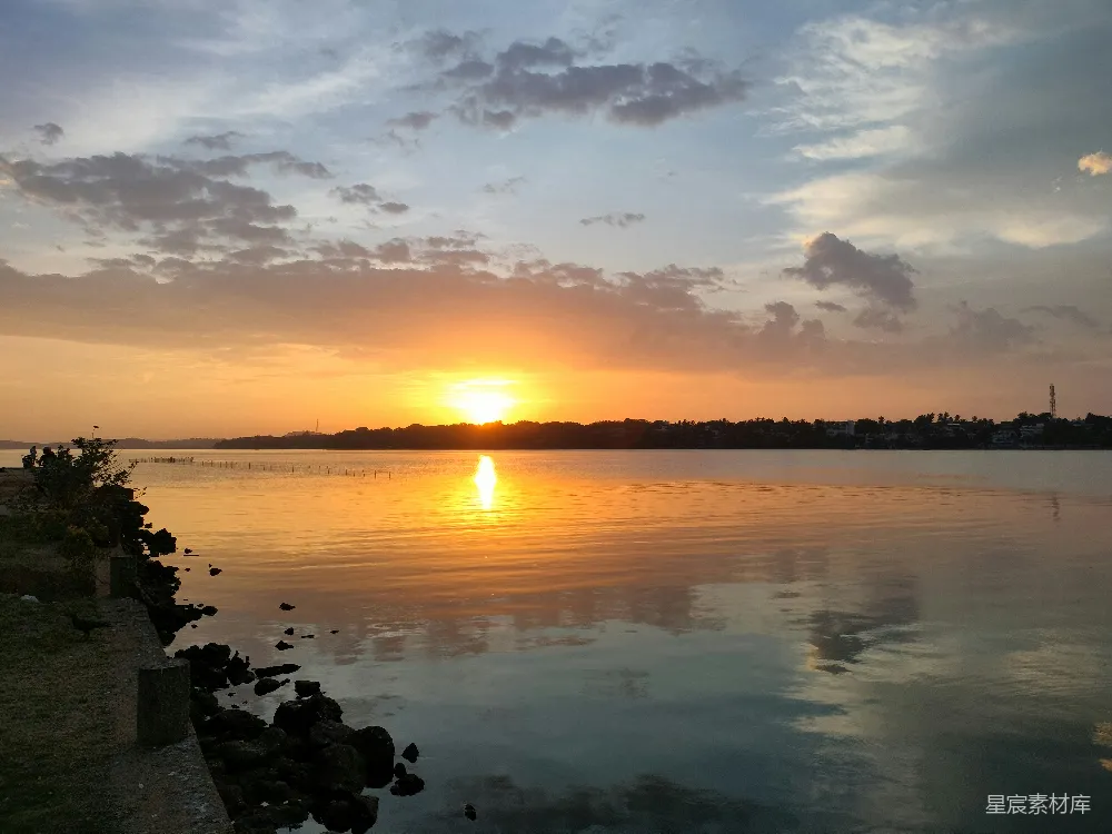 高清摄影 湖畔 夕阳 宁静 自然风光 日落 湖畔夕阳