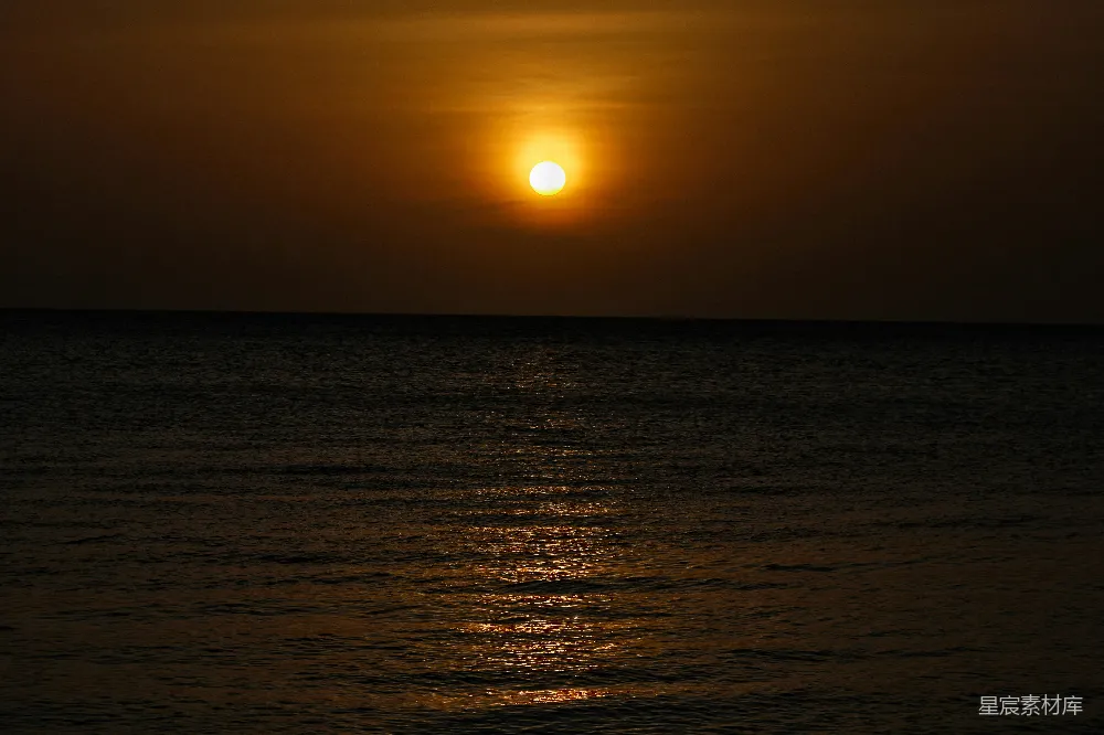高清摄影 夕阳 海景 宁静 自然 风景 海面上的夕阳