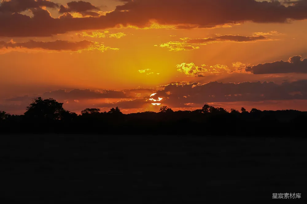 高清摄影 夕阳 田野 自然风光 宁静 日落 夕阳下的田野