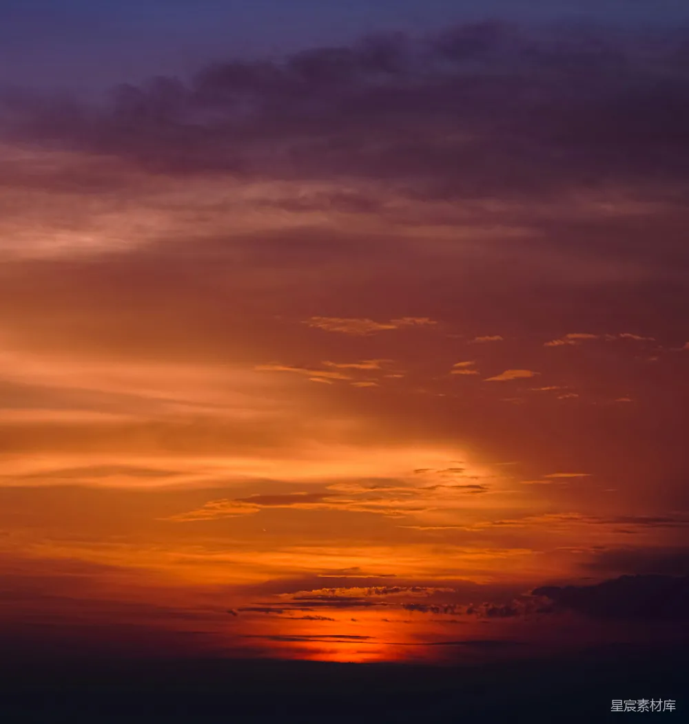高清摄影 自然风光 日落 云层 色彩斑斓 宁静 夕阳下的云彩