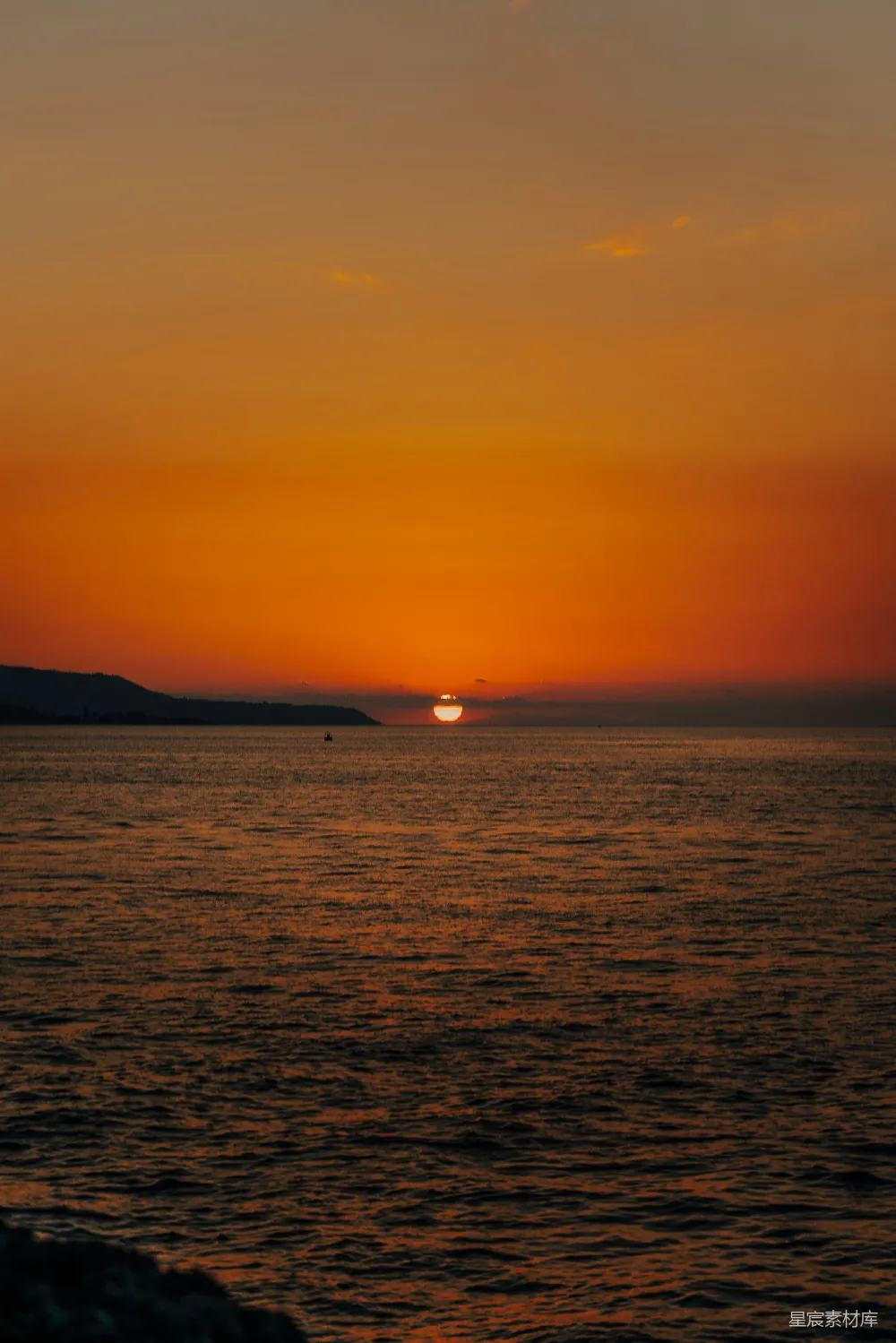 高清摄影 日落 海景 宁静 自然美 夕阳 海平线上的日落