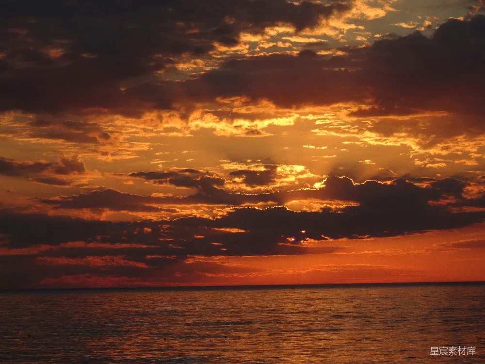 高清摄影 夕阳 海景 宁静 自然 风景 夕阳西下，海面的宁静与壮丽