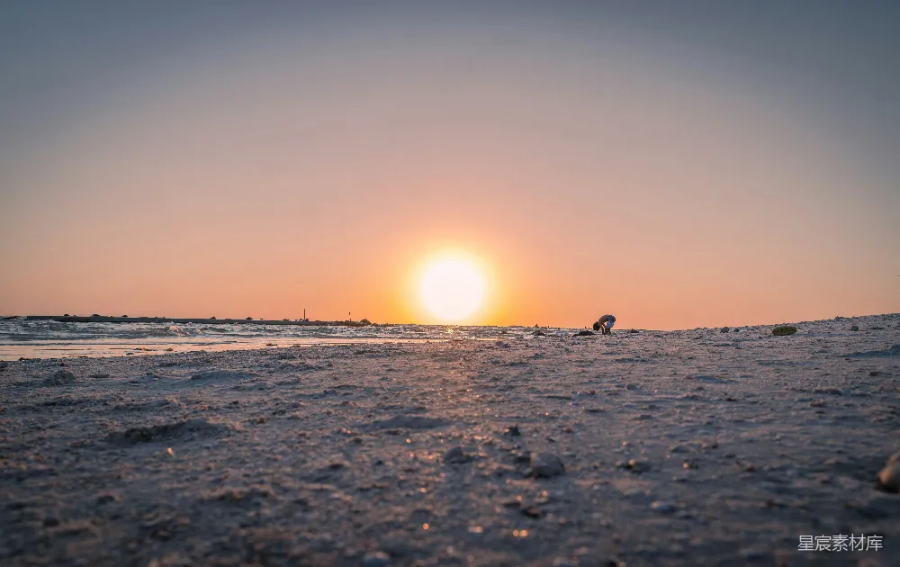 高清摄影 海滩 日落 瑜伽 宁静 自然 日落时分的海滩静谧时光