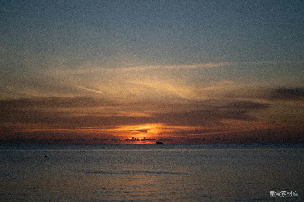 高清摄影 日落 海景 宁静 自然风光 旅行 夕阳下的海平线