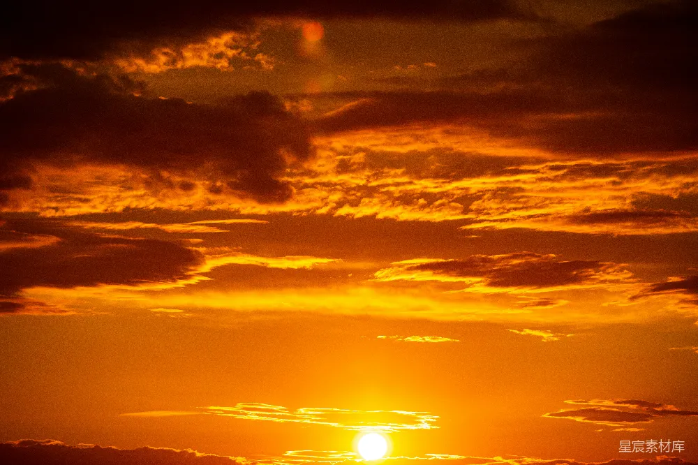 高清摄影 夕阳 云彩 自然 宁静 日落 黄昏的天空