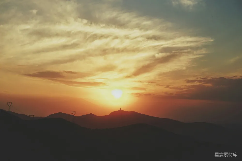 高清摄影 自然风光 日落 山脉 宁静 风景 山间夕阳