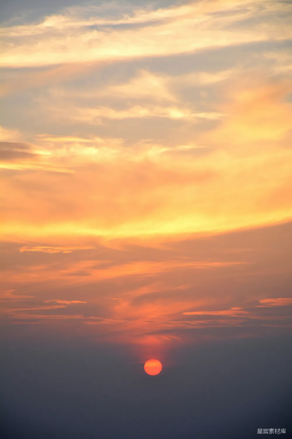 高清摄影 夕阳 天空 自然美景 宁静 日落 夕阳下的天空
