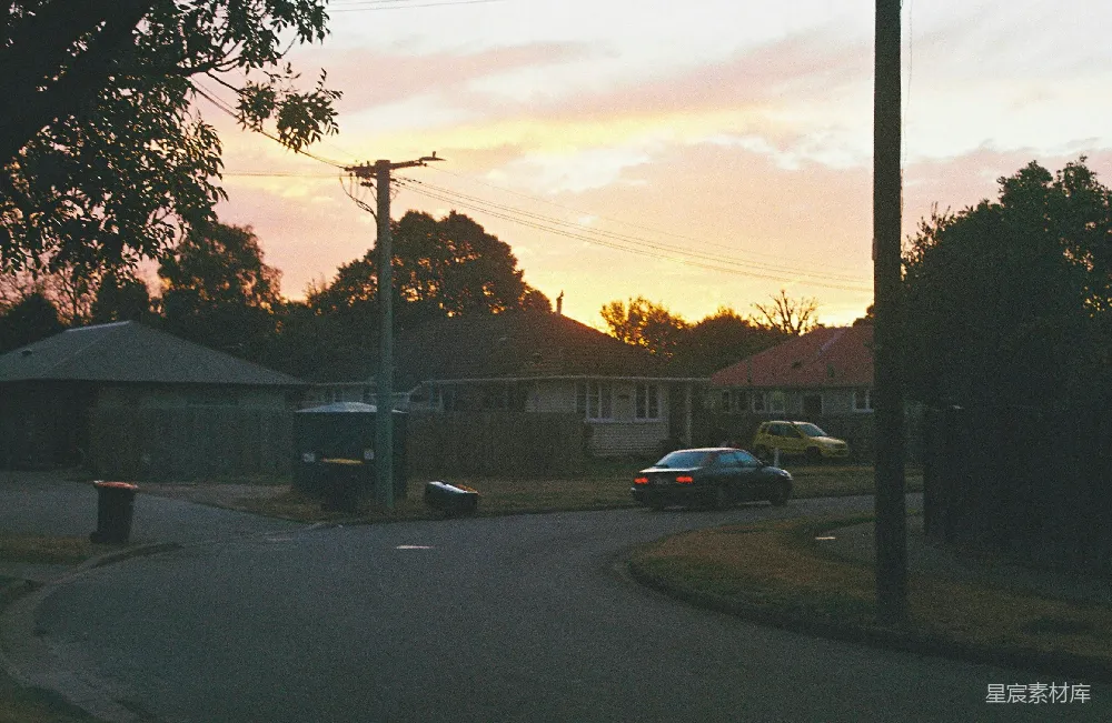 高清摄影 黄昏 住宅 宁静 街景 住宅街 黄昏中的宁静住宅街