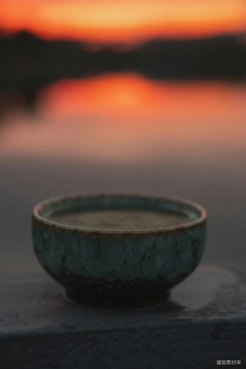 高清摄影 茶碗 日落 静谧 自然 摄影 日落时分的静谧茶碗