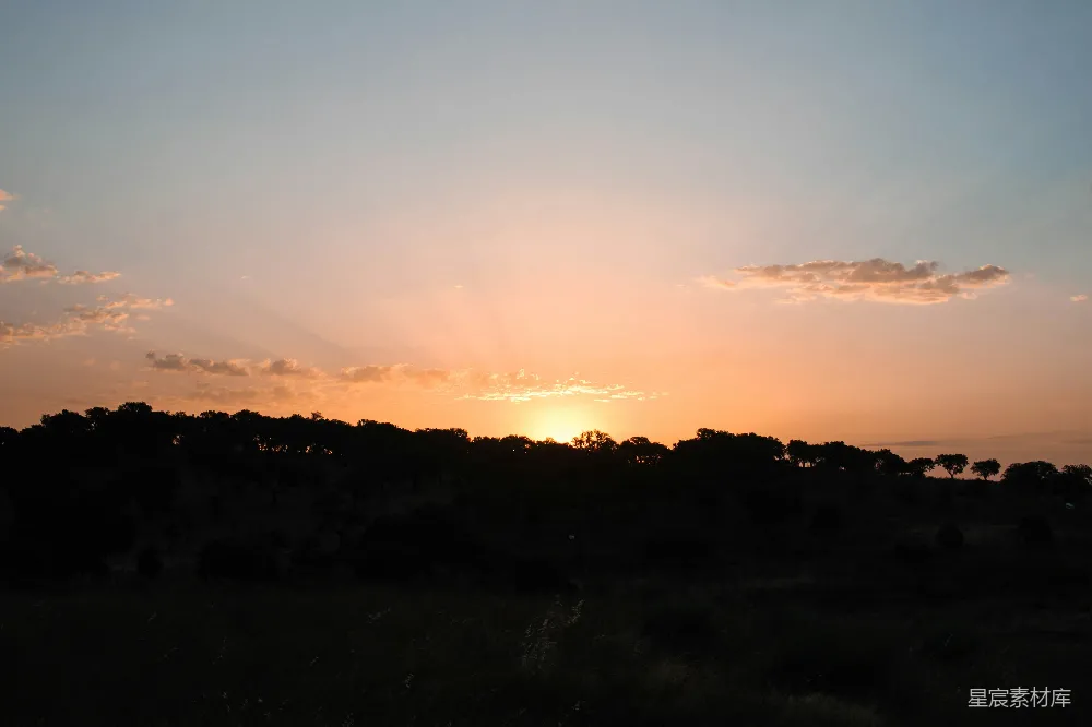 高清摄影 夕阳 田野 宁静 自然 田园 夕阳下的宁静田野
