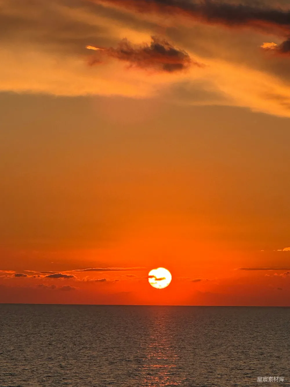高清摄影 夕阳 海平线 自然风光 宁静 日落 夕阳下的海平线