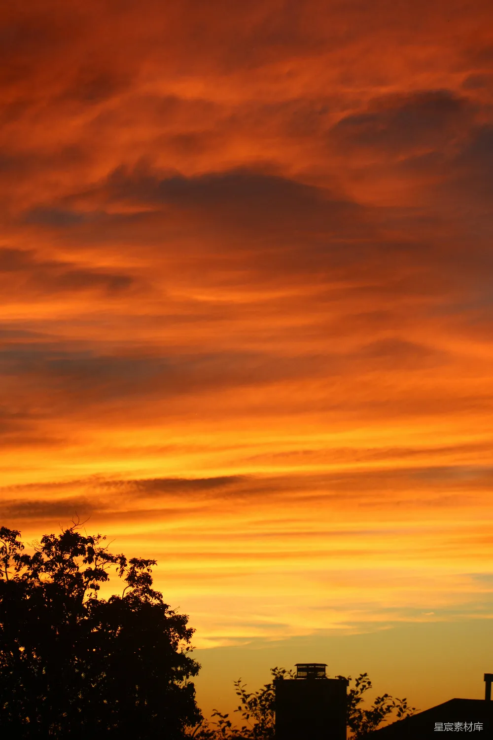 高清摄影 夕阳 天空 宁静 自然 风景 夕阳下的宁静天空