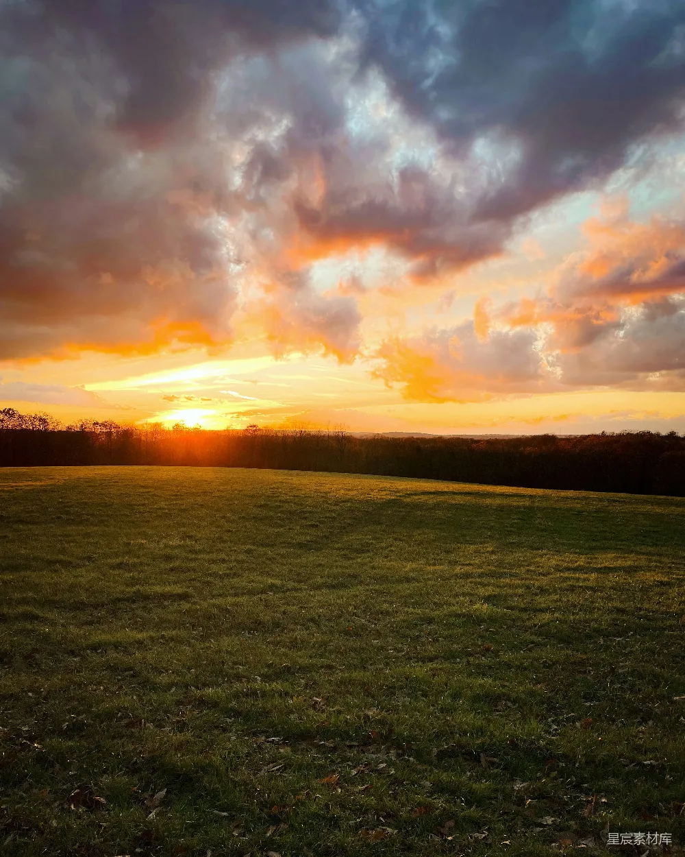 高清摄影 夕阳 田野 宁静 自然 风景 黄昏下的田野