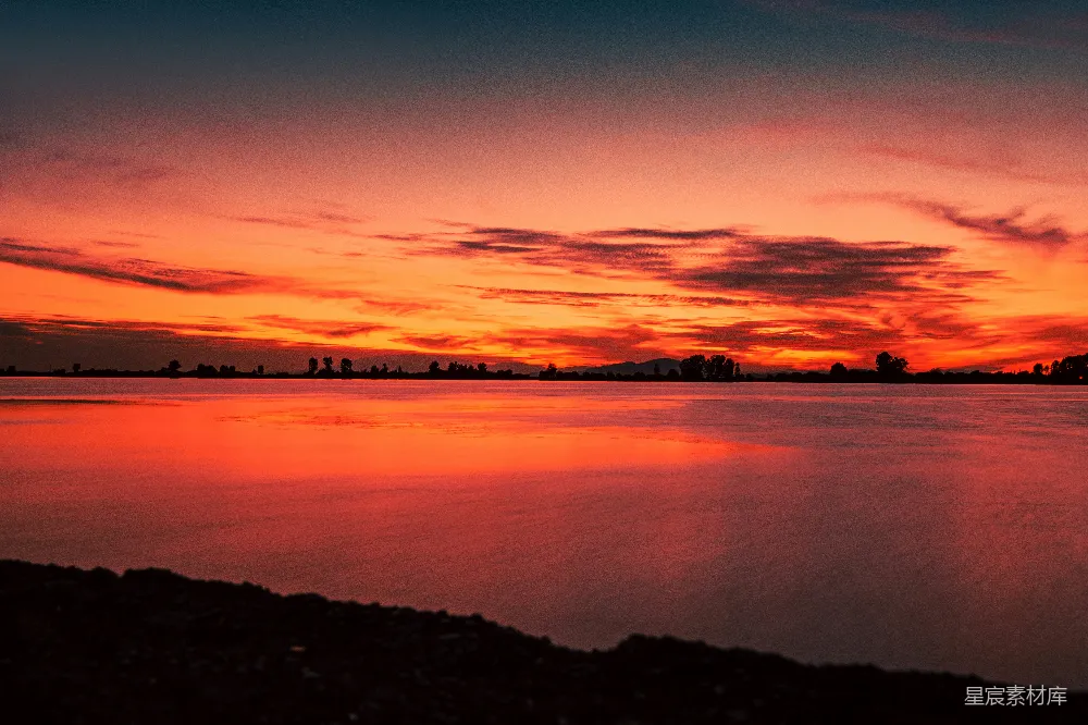 高清摄影 自然 风景 宁静 夕阳 湖景 湖畔的日落