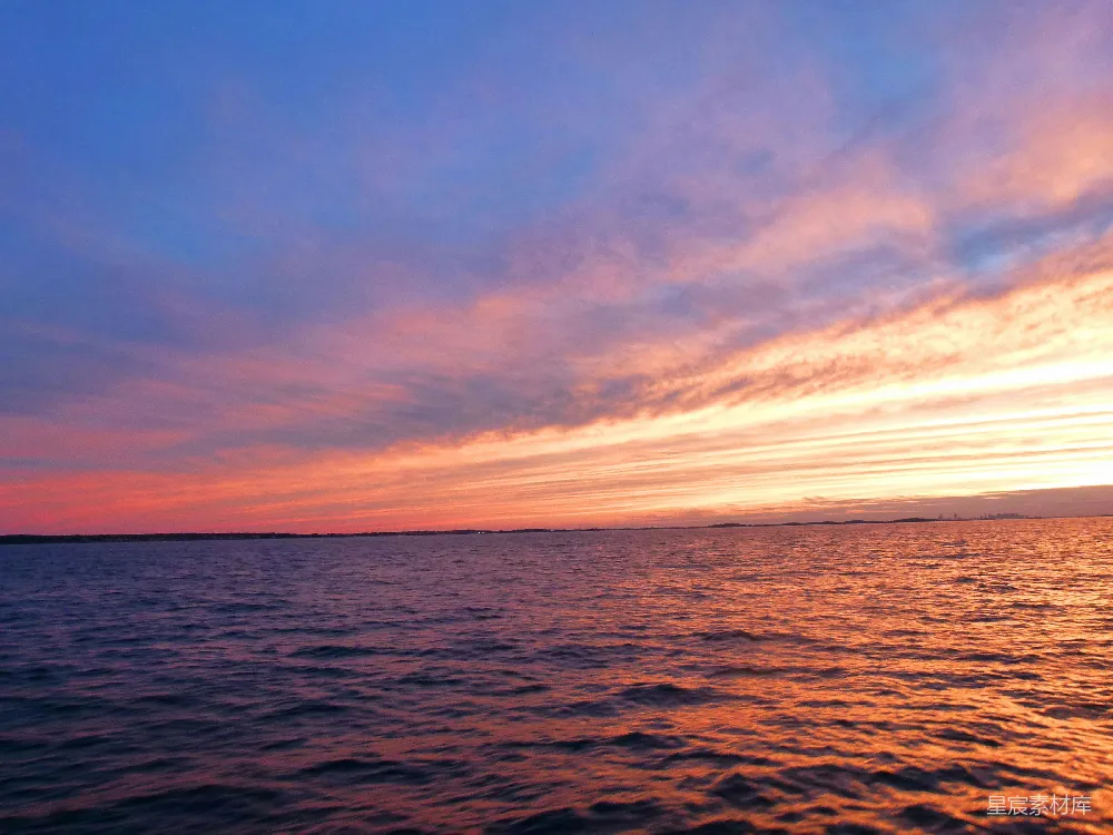 高清摄影 夕阳 海面 宁静 自然 日落 夕阳下的海面